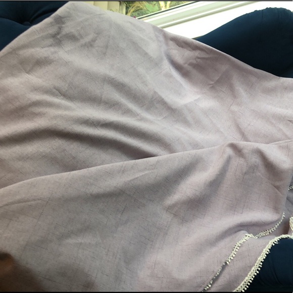 Lenox French Perle Oblong Tablecloth Violet - Picture 3 of 7